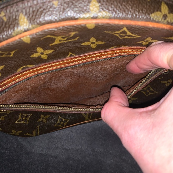Authentic Vintage Louis Vuitton shoulder bag. - Picture 5 of 16